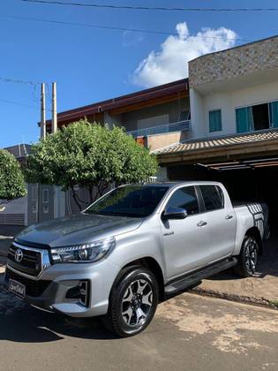 TOYOTA HILUX 2.8 SRX 4X4 CD 16V DIESEL 4P AUTOMÁTICO